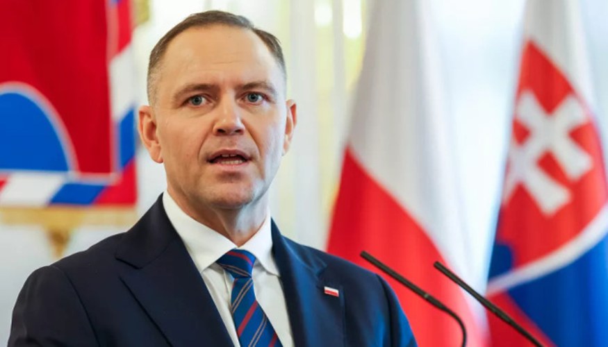 Президент Польщі анонсував закон щодо червоно-чорного прапора під час вшанування у Радружі