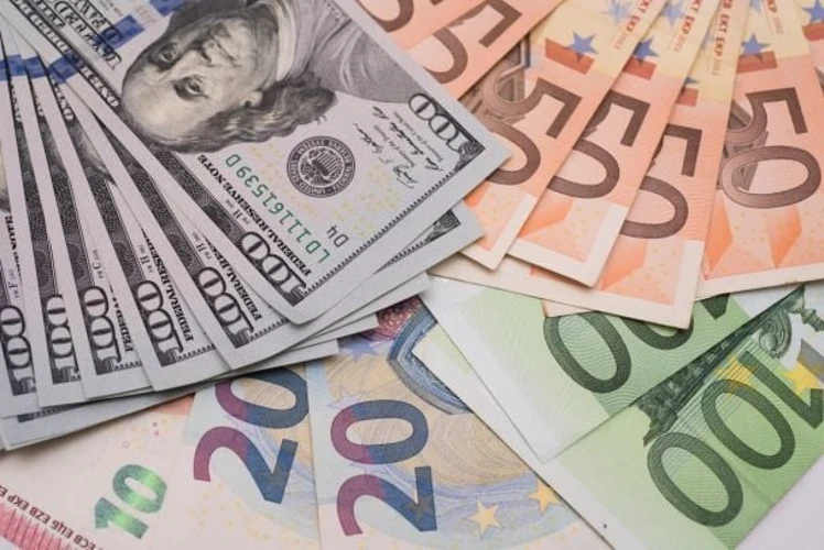 НБУ зафіксував долар на рівні 44,81 грн: курс валют на 24 липня