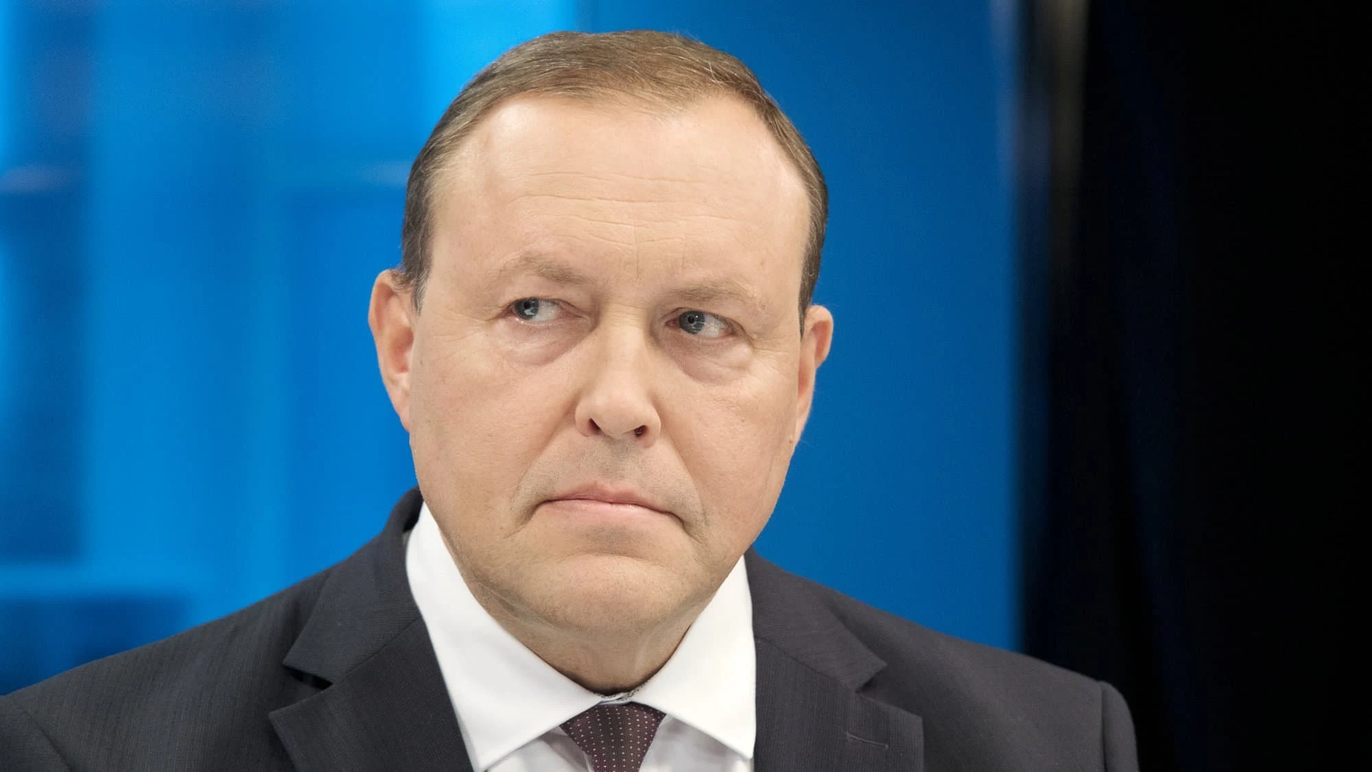Латвія назвала ключові цифри плану заміни знаків на РФ і Білорусь