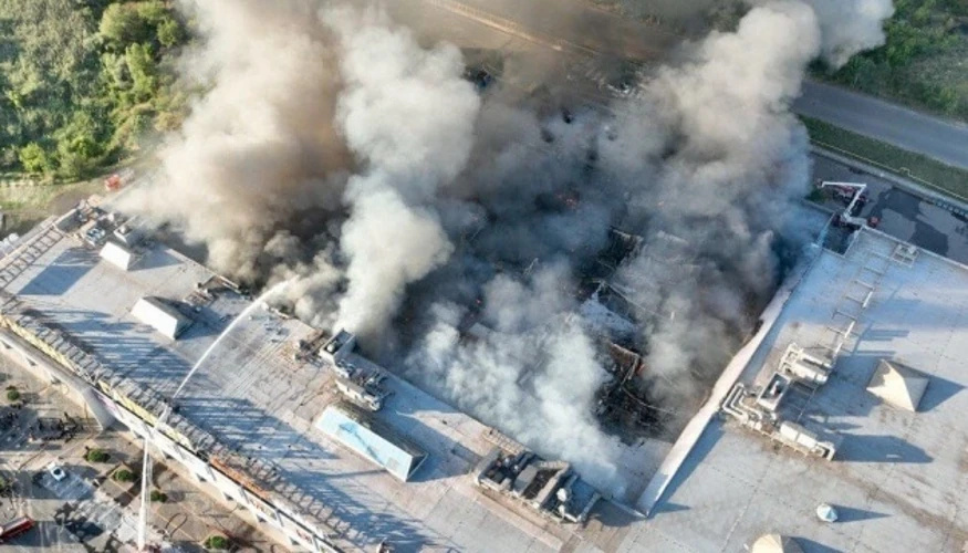 У Кривому Розі підтвердили зростання кількості жертв удару по ТЦ до 16 осіб