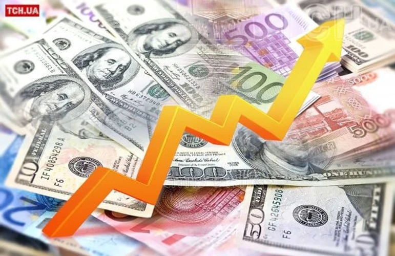 Табло з офіційним курсом долара, євро та злотого на 28 серпня