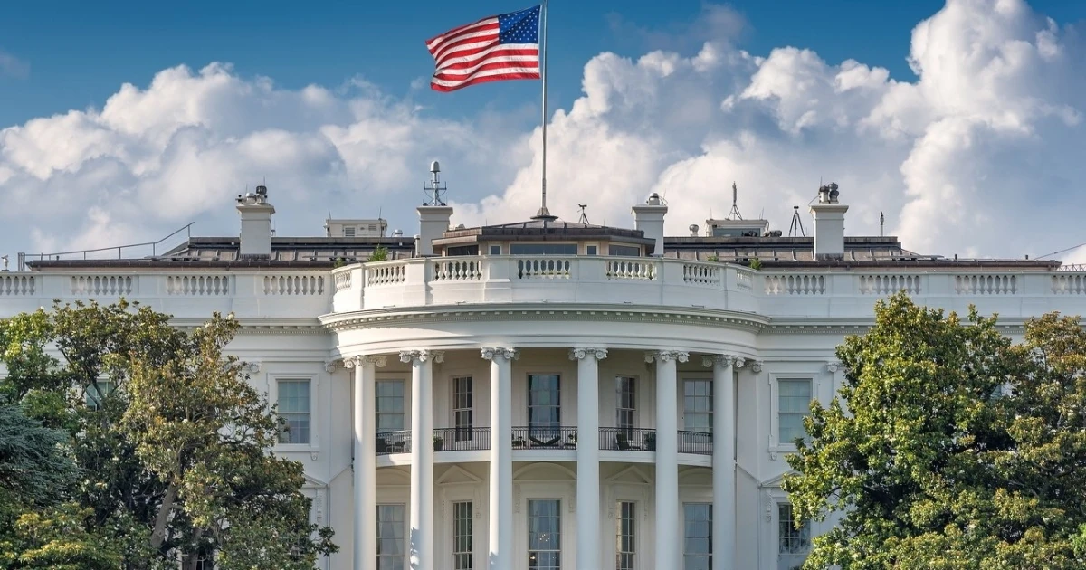 Що змінилося після рішення суду у справі про прескарти CNN, MS NOW і Politico