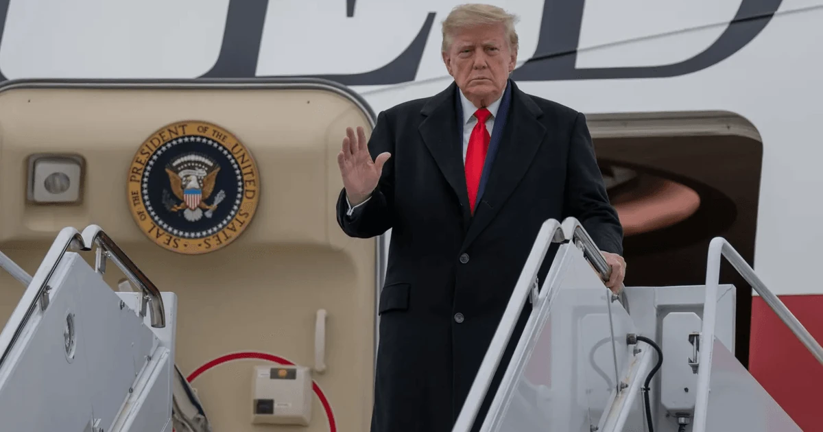 Президент США Дональд Трамп спілкується з журналістами в Білому домі