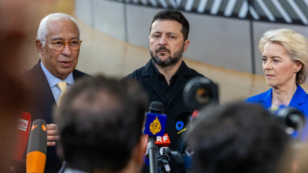 Прапор ЄС поряд із символікою України як позначення ініціативи Євросоюзу щодо фінансування