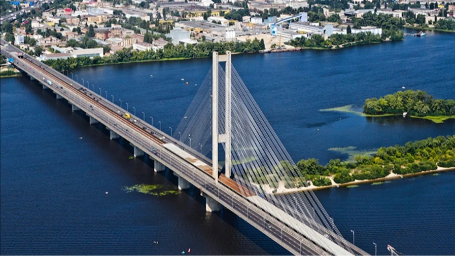 Перекриття мостів у Києві 2 жовтня: детальний розклад руху транспорту